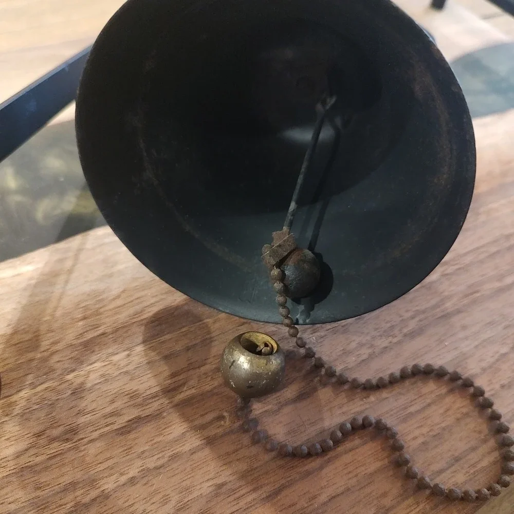 Vintage Store Hanging Steel Door‎ Dinner Bell with Wall Bracket USED Black 11